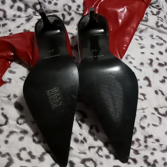 Shoes - Picture 2 of 8